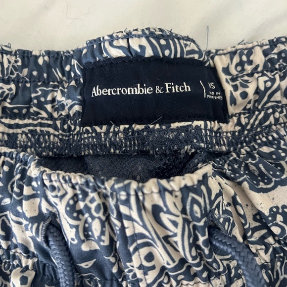 Abercombie Shorts - Swim Trunks - Size XS- Paisley Blue Color way - Like New - Picture 9 of 10